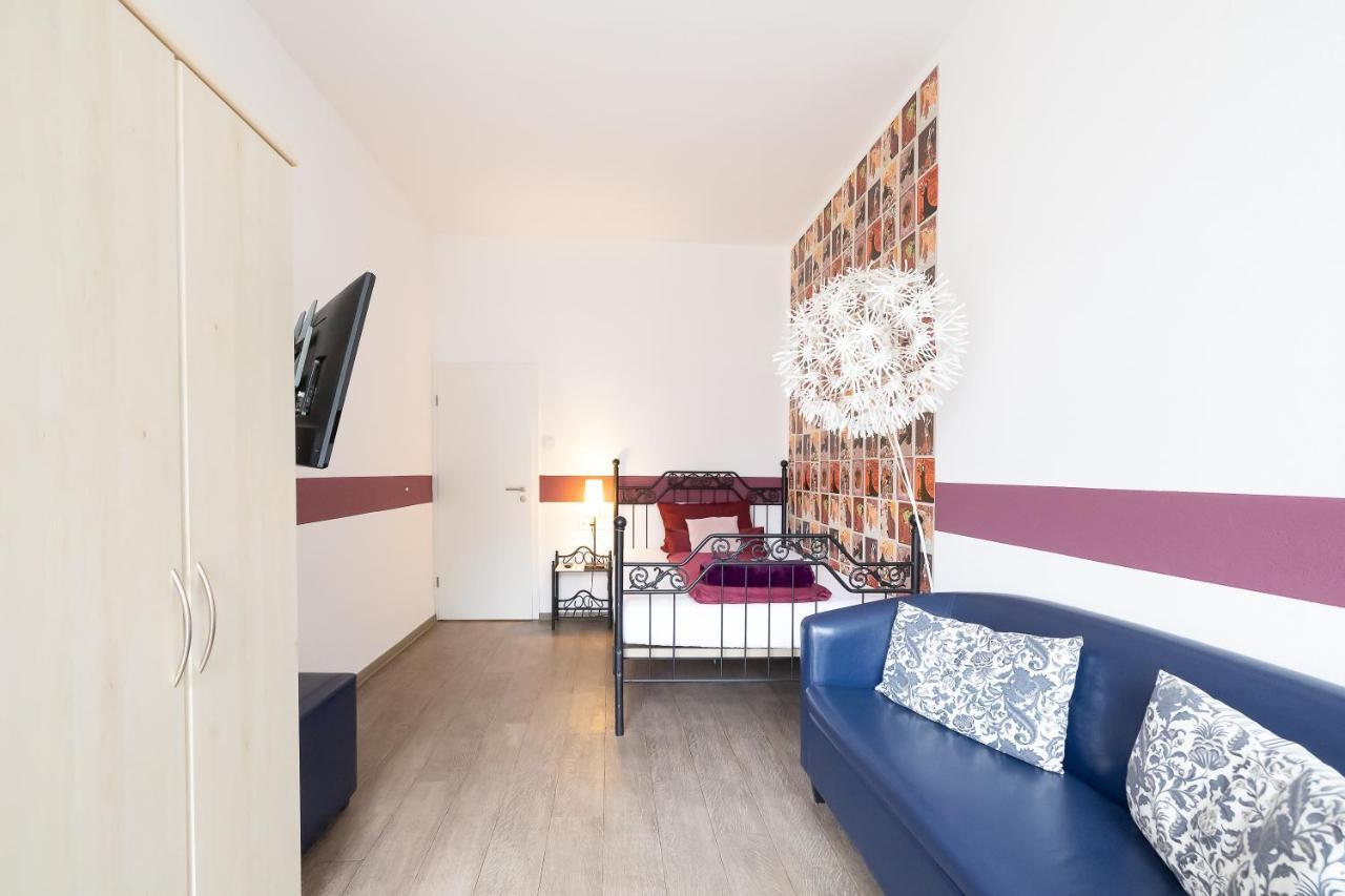 Hotel Dah-Inn Дахау Экстерьер фото