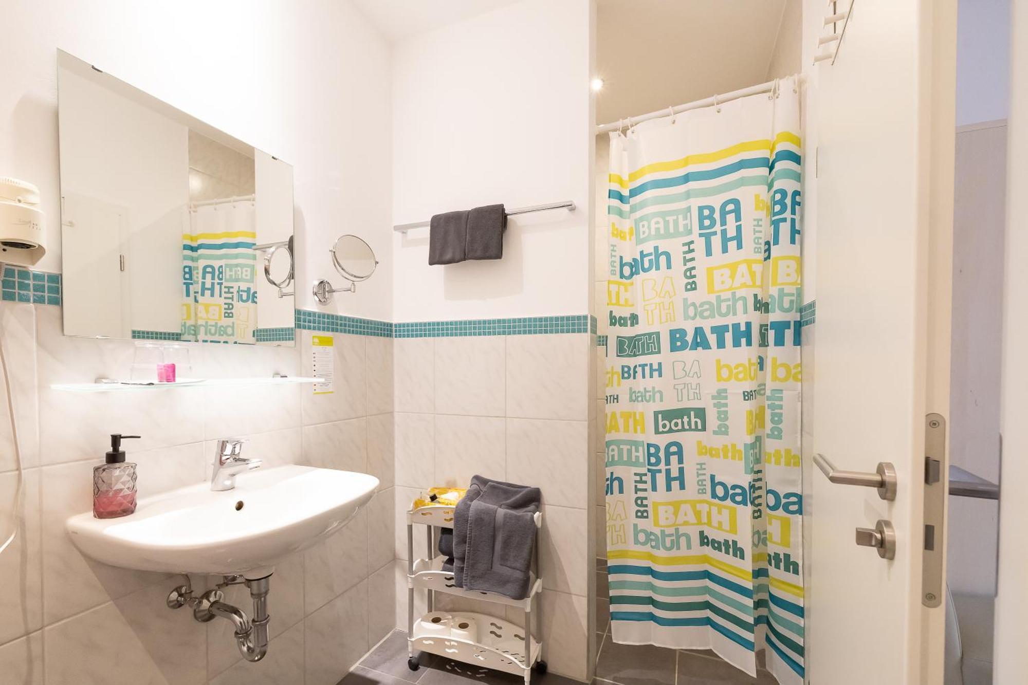 Hotel Dah-Inn Дахау Экстерьер фото