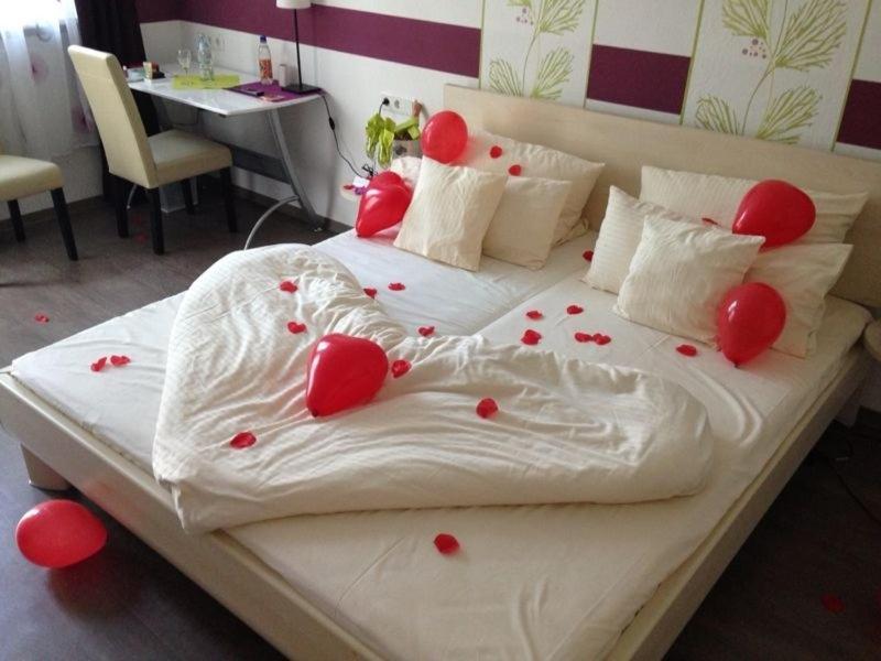 Hotel Dah-Inn Дахау Экстерьер фото